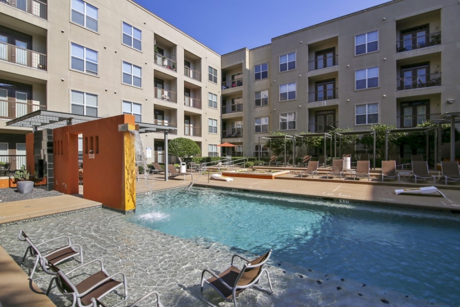 Exterior-Pool-IMG_5277.JPG